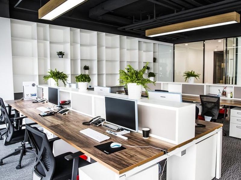 Cùng với bàn làm việc, ghế văn phòng là nội thất quan trọng trong văn phòng