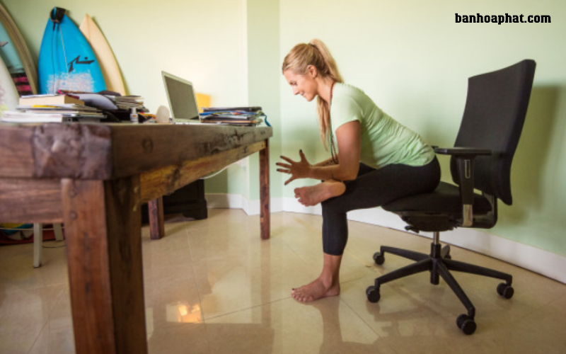 yoga trên ghế văn phòng