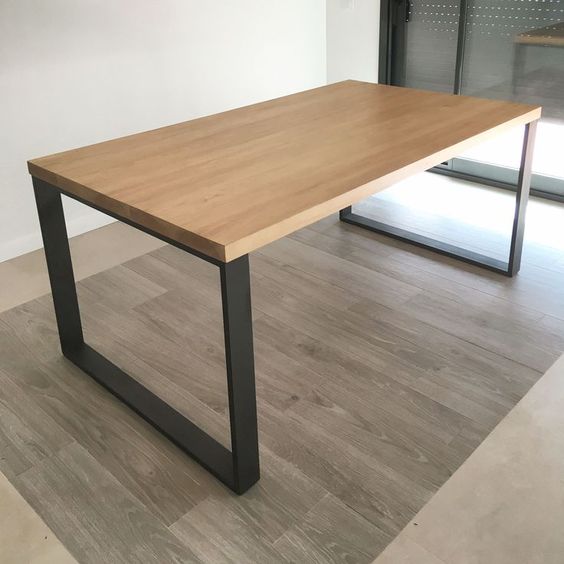 bàn nhân viên chân sắt